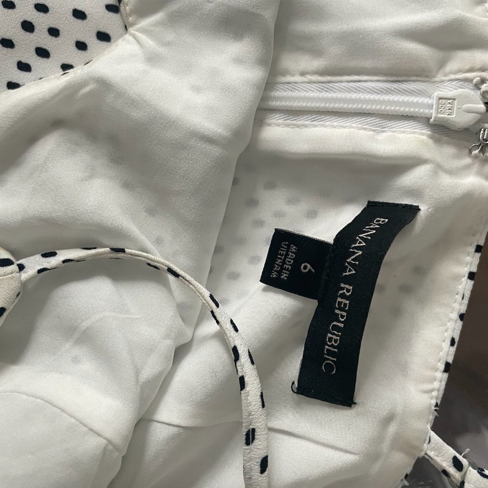 Banana Republic, White Polka Dot Dress. Size 6.
